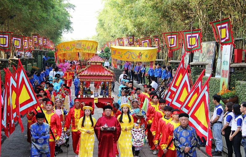 Độc đáo những nghi lễ truyền thống trong Lễ hội Hoa Lư ở Ninh Bình  Lễ hội   Vietnam VietnamPlus